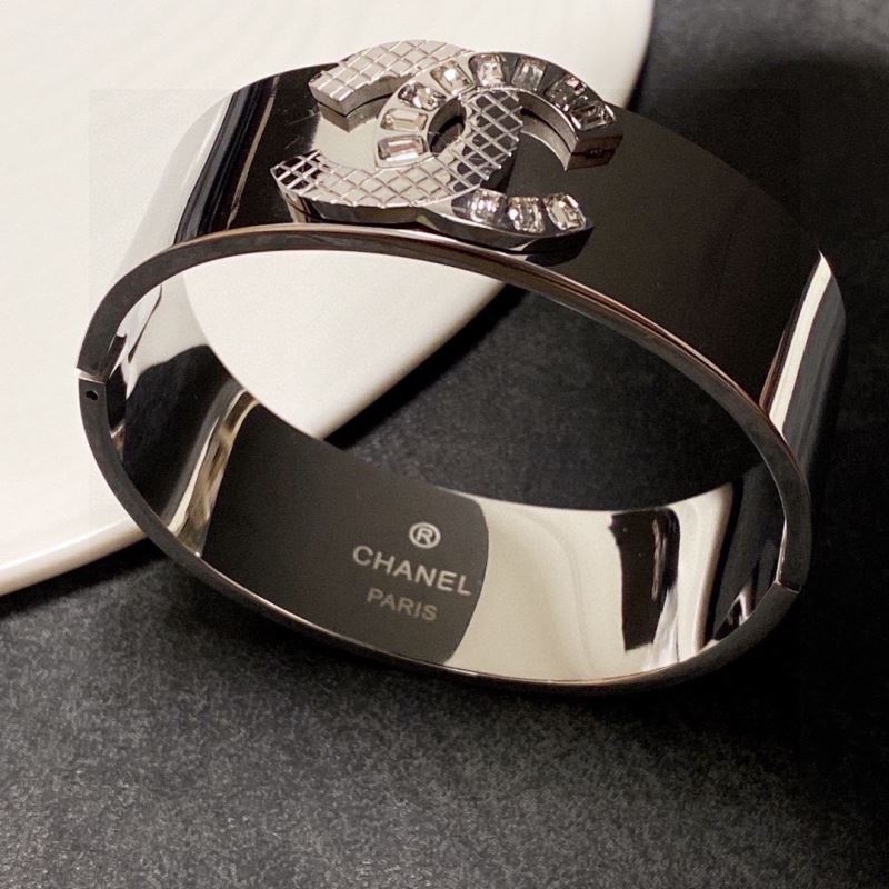 Ch**el bracelets